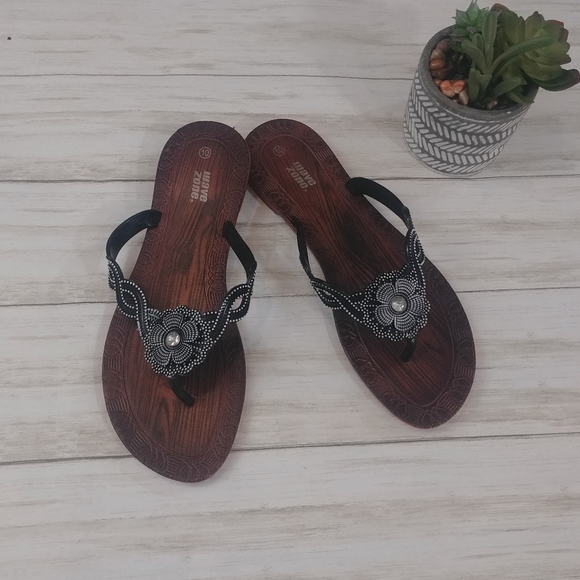 wave zone sandals